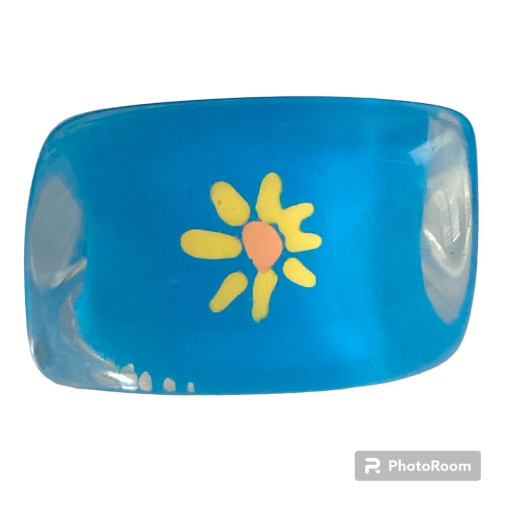 Vintage Lucite Acrylic Ring Size 7 Retro Daisy Flower Blue Yellow Orange Hippie